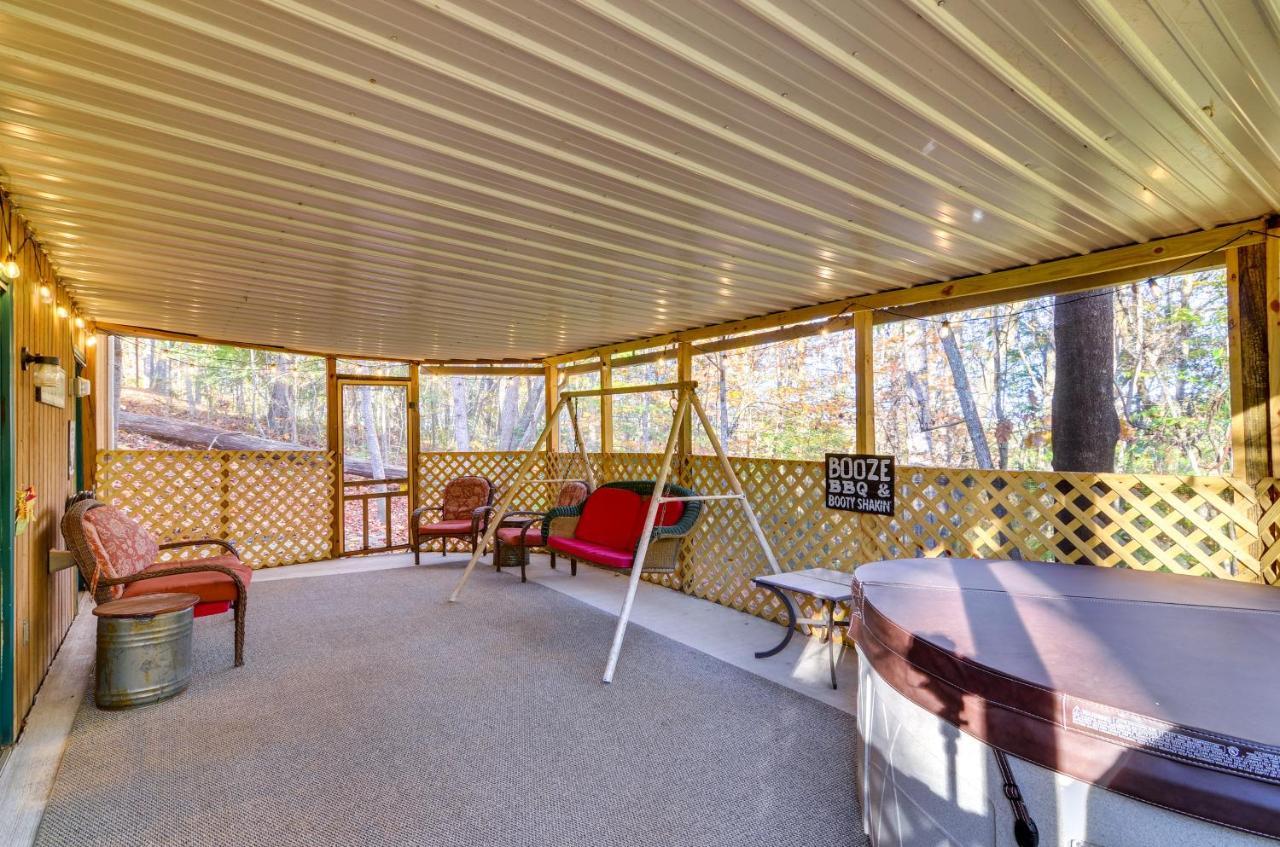 Burnside Resort Cabin With Hot Tub And Outdoor Spots! Exterior photo